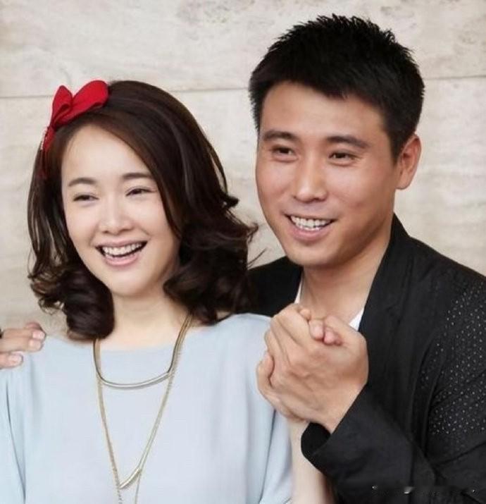 李乃文老婆原名杨婷是李乃文第二任两人没有孩子，属于爱情至上的浪漫主义者，与