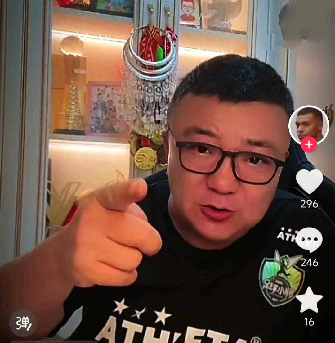 董路在直播间爆了一个料。他认为，重庆铜梁龙球员张志雄其实并不是恶意犯规。很多人