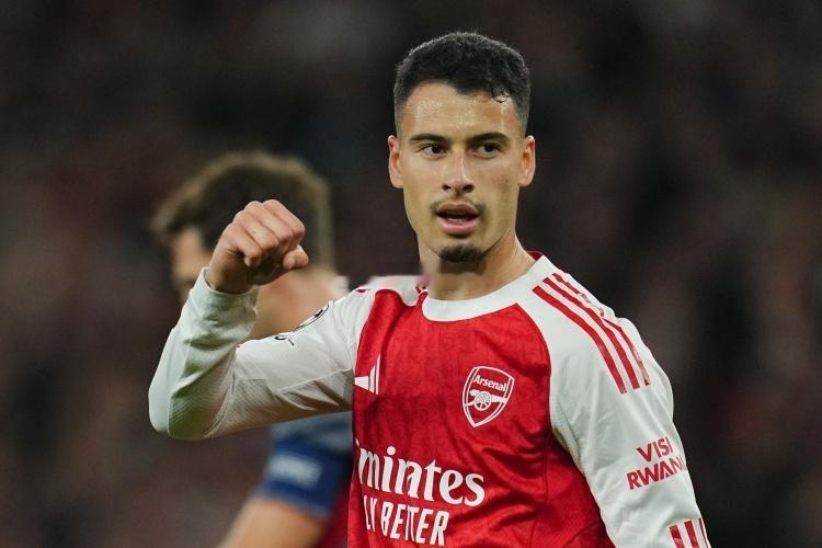 11月29日讯枪手边后卫名宿温特伯恩在接受《Goal》采访时谈到了枪手的阵容情