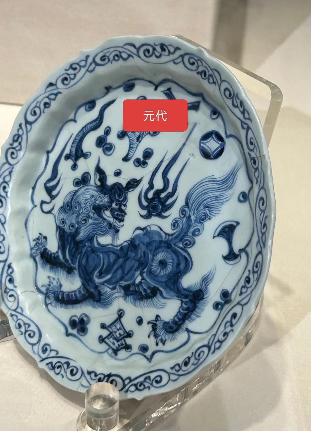 瓷器狮子纹不同时期变化特点断代技巧，瓷器鉴定知识科普，古玩。瓷器瓷器鉴定知识