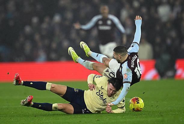 阿斯顿维拉0比1埃弗顿以曼城、维拉、利物浦普遍拉胯的这个劲儿，现在看起来阿森纳