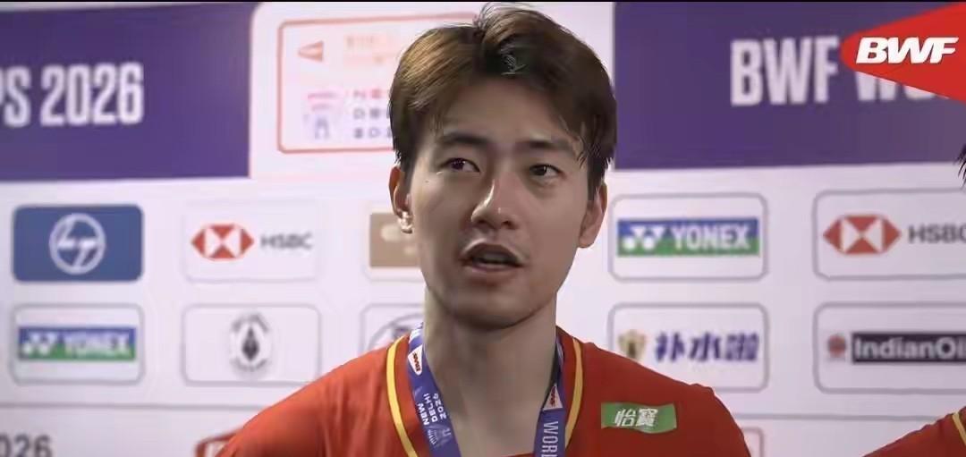 八年男双冠军荒，王昶憋屈到极致，决赛一扣惊鸿释放所有气与泪。昨天看了2026年