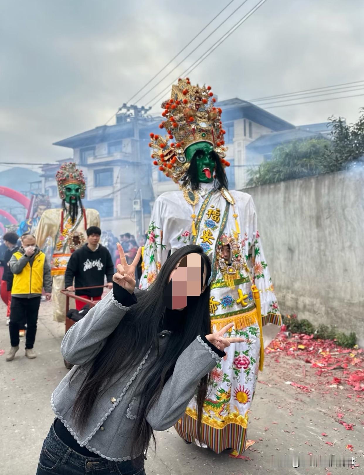 【民俗奇闻】说到黑白无常，可能很多人想到的是影视剧里的形象。但在福州，他们是地地