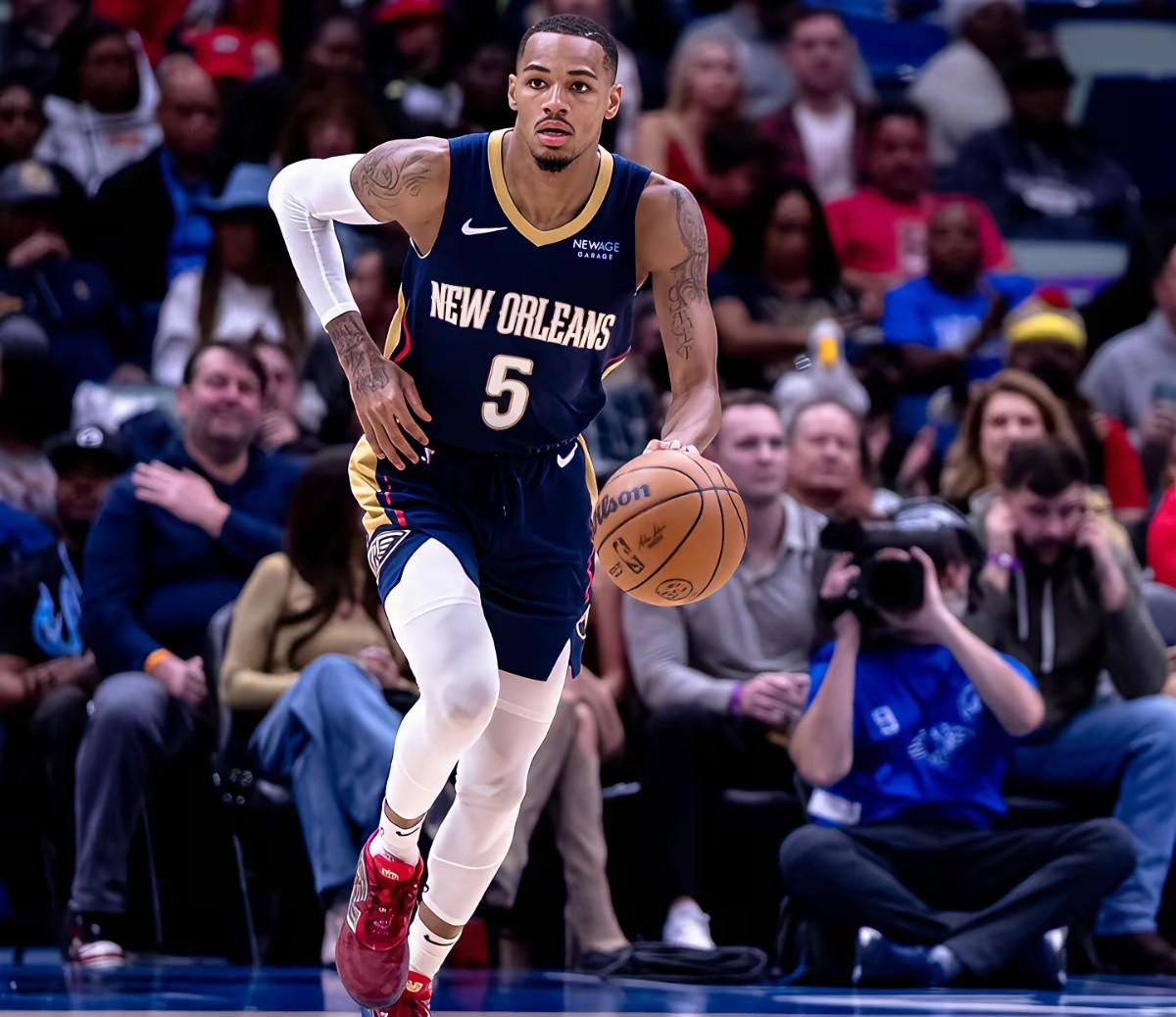 火箭就差个默里这样的球员！火箭虽然惊险赢了球，但首发里的芬尼和伊森表现太差，两人