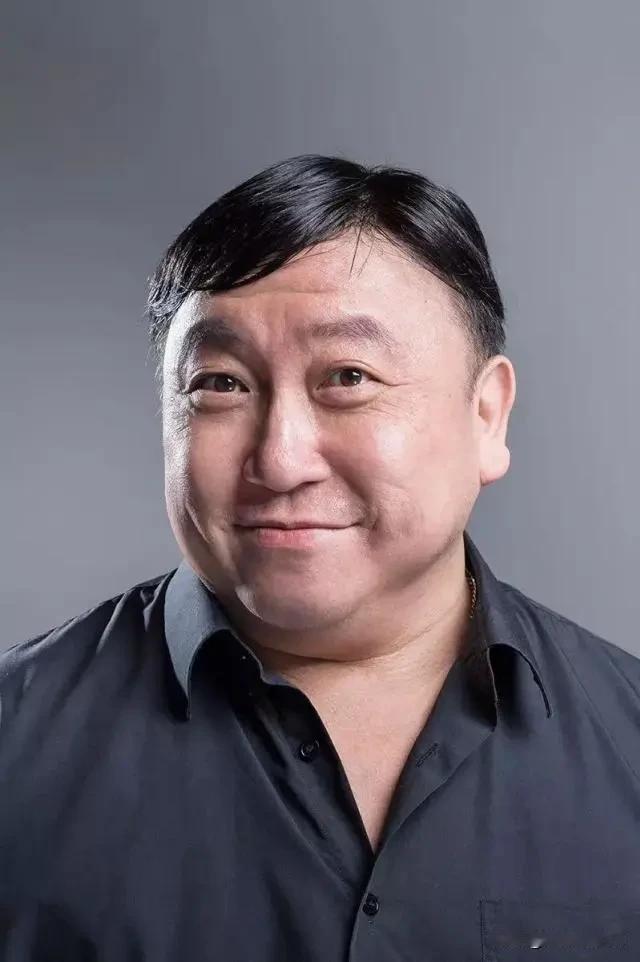 记者问王晶，你觉得在香港，功夫最好的演员是谁？他说，实战还是最好看，是完全不一样