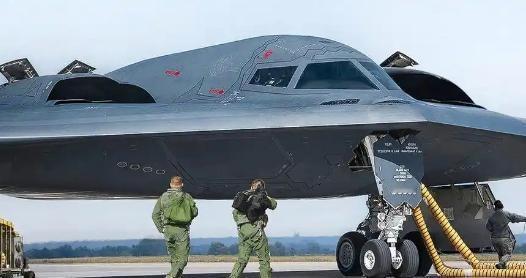 美国B-2轰炸机是中国克星？它能吓退几乎所有对手，但对中国它最多只有一次机会！