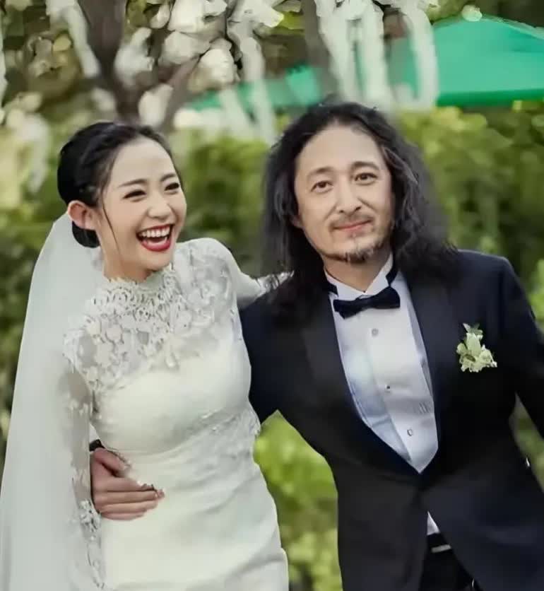 终于知道万千惠为什么死活要嫁给三宝了不是图他老也不是图他钱，而是三宝的人