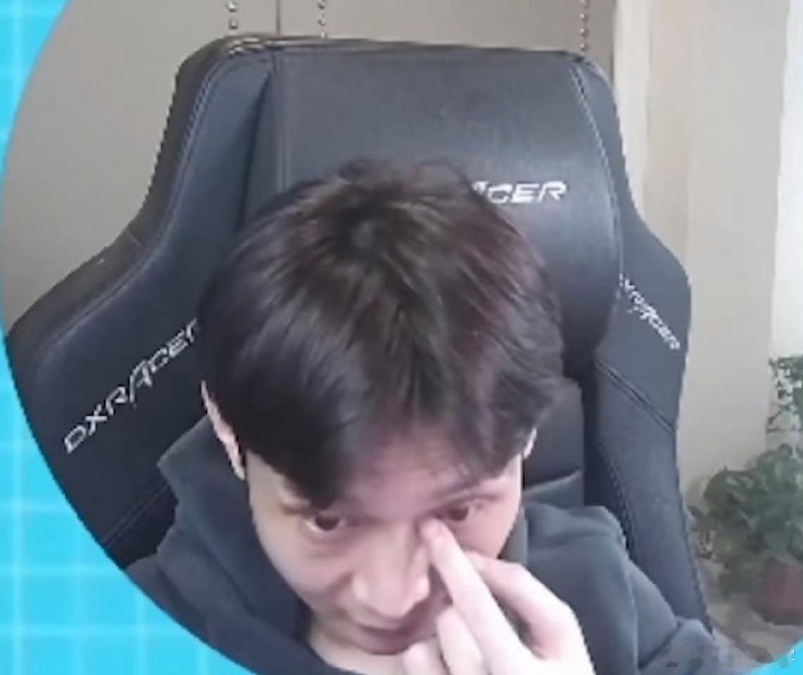 宝哥：说白了电棍就是不敢说眼子，所以他把火力转移到我身上好吧，因为当时眼子说他他