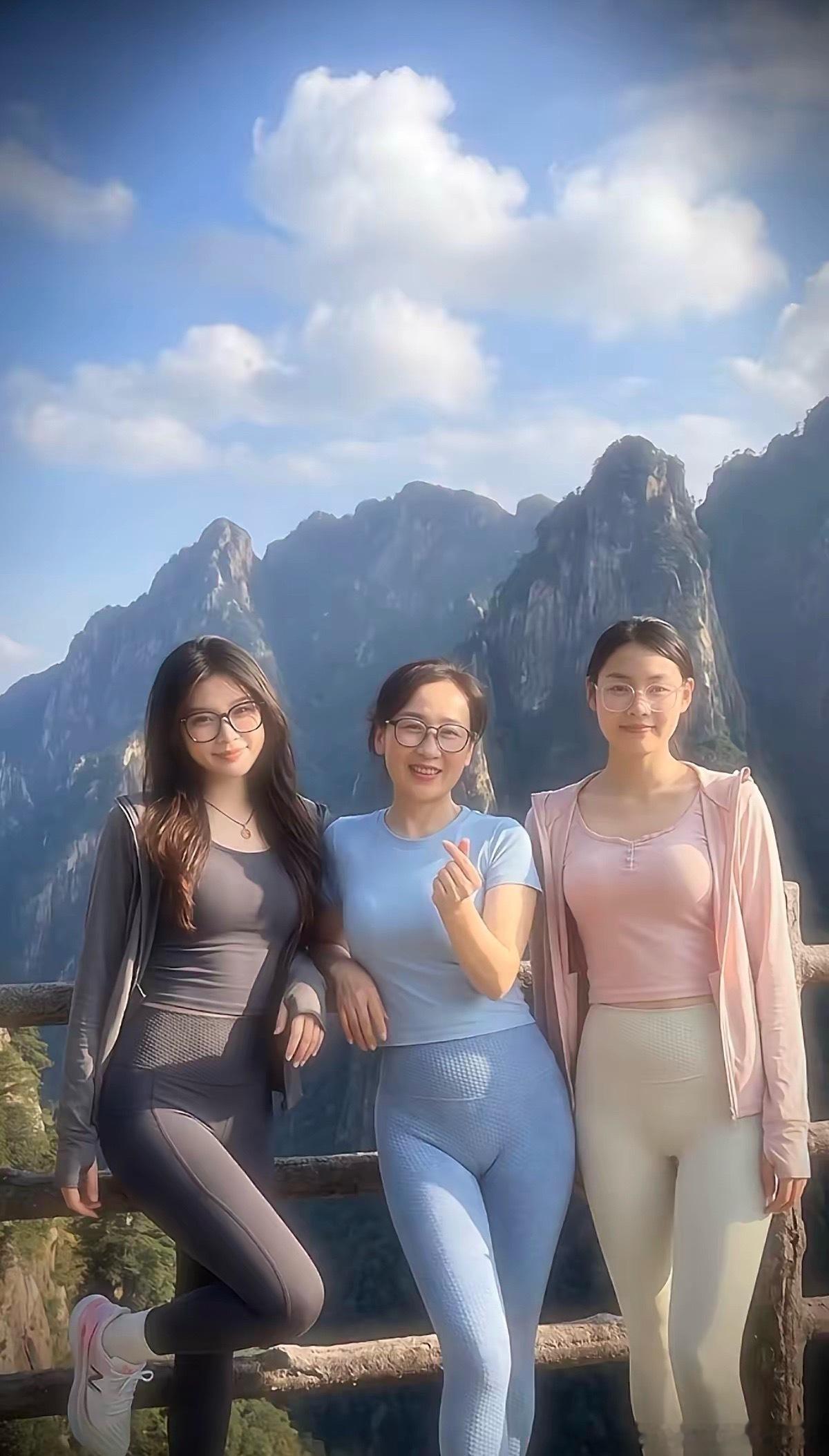 三人行，母女登顶，快乐加倍