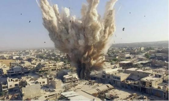 情况失控了！榛树导弹击中利沃夫仅数小时，英法德三国领导人火速连线，他们终于明白：