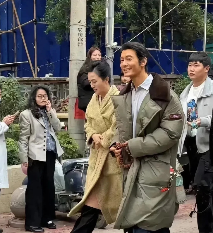 人生最后时光，演员朱媛媛来福建泉州拍戏，和黄晓明、赵丽颖一起现身泉州的丰州古镇，