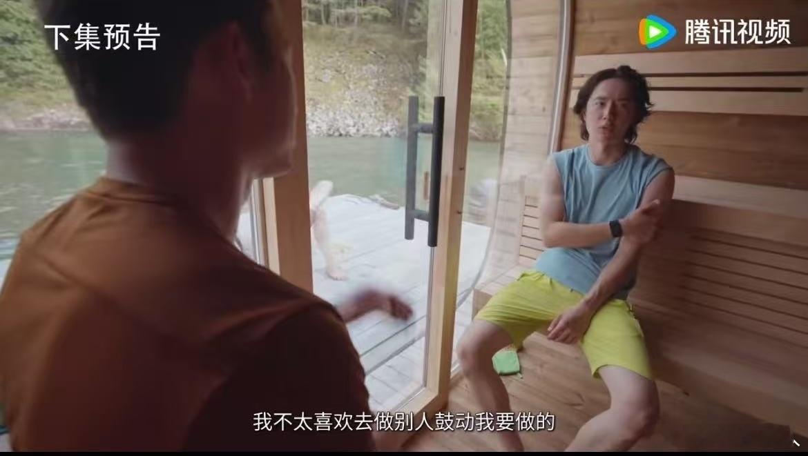 建议退圈，对观众的眼睛好，虽然不会刻意去看，但是不小心刷到也挺吓人的