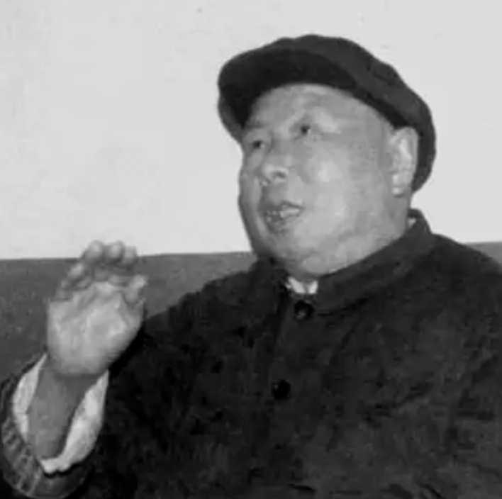 1952年，开封市委书记戴季英，自恃功高，向毛主席要官，希望担任省委书记，毛主席