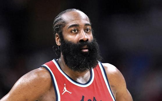 哈登的精神属性：现在快船已经陷入至暗时刻，哈登还是大包大揽。明知道这赛季已经夺冠