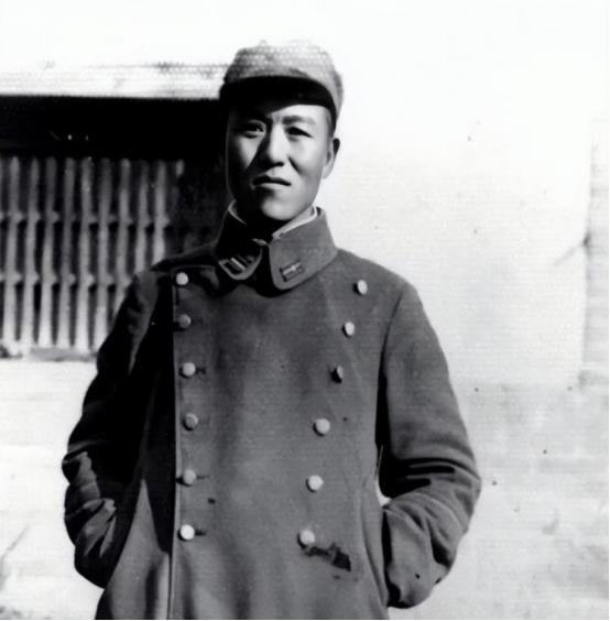 他叫黎玉。这是他从权力顶峰跌落的第四年。1948年，华东局会议对黎玉作出错误定性