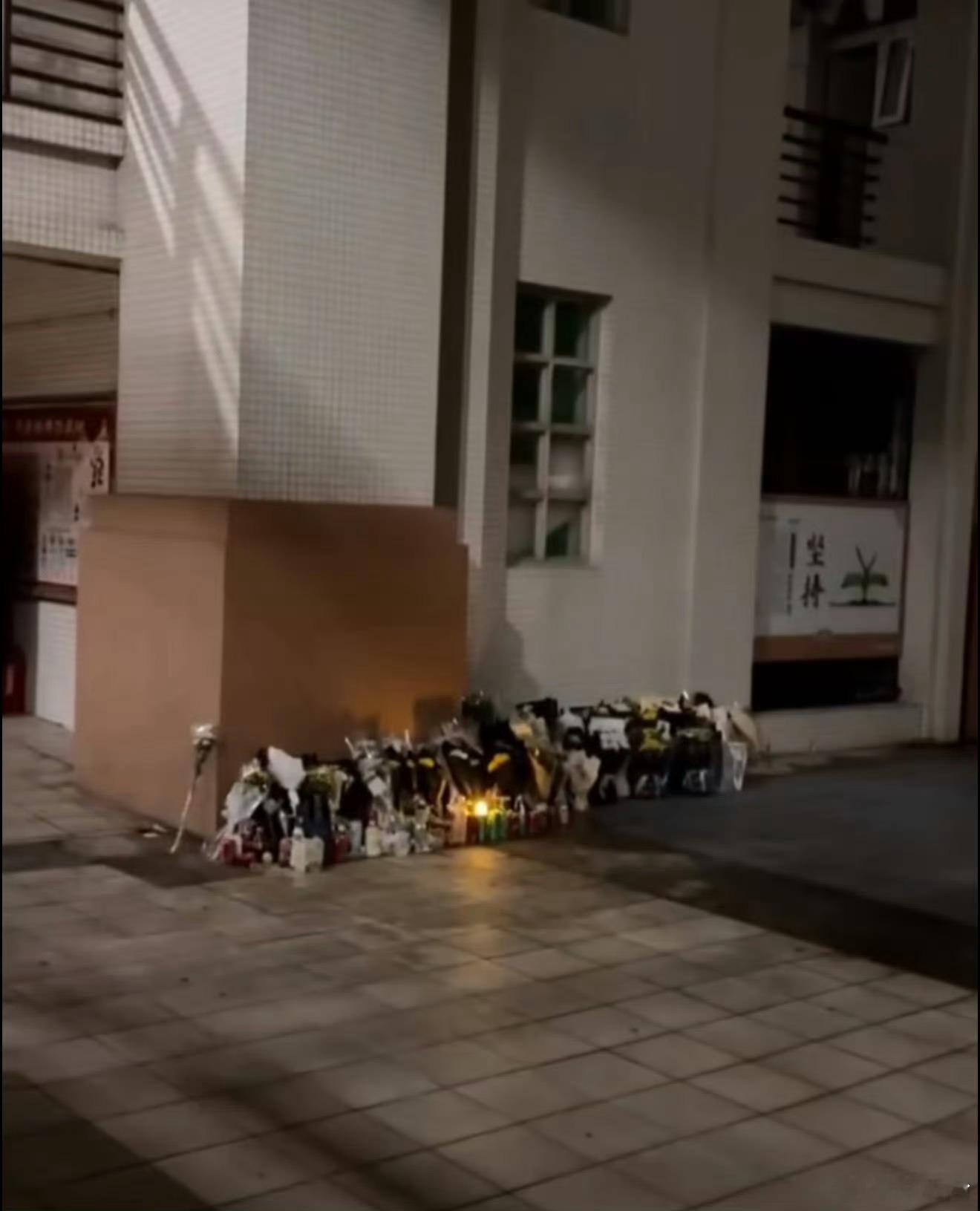 南方医科大学跳楼看到消息心里特别沉重，八年制本博读到第七年，距离毕业只剩一年，本