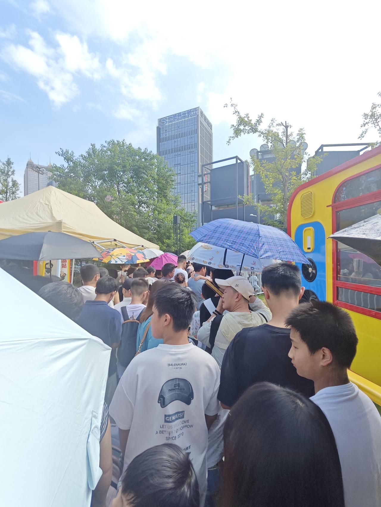⚠️长沙｜零食王国真实避坑指南，别盲目冲📍快乐广场零食王国｜网红零食集合店