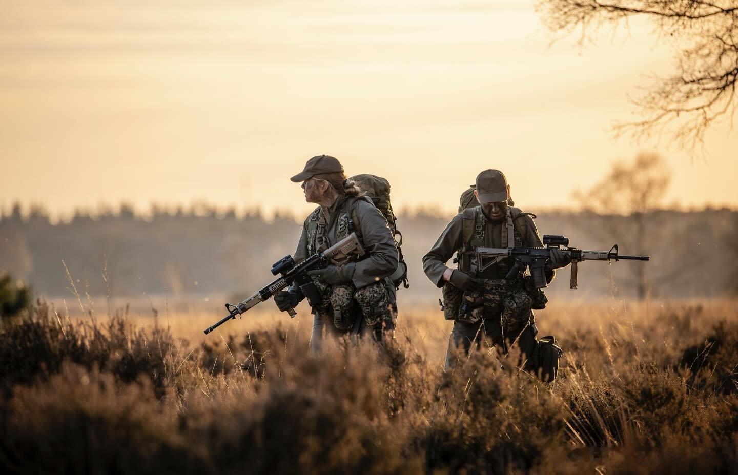 新闻补一下荷兰女王储凯瑟琳娜·阿玛丽亚在荷兰埃尔梅洛皇家军事学院的斯普尔将军军