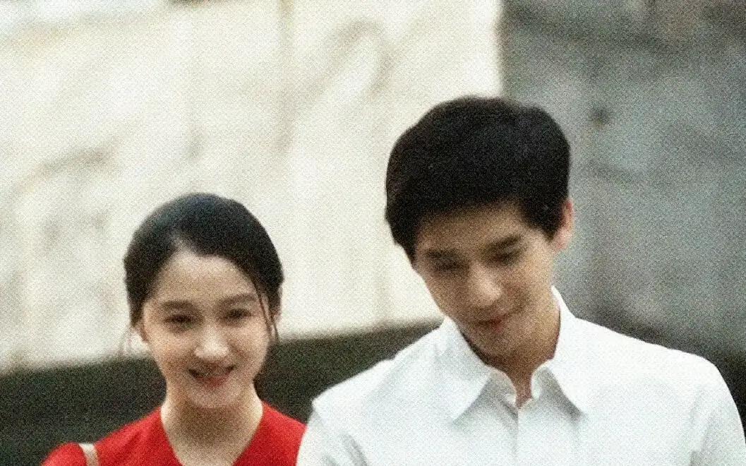 捕猎名单。列满顶流。鹿晗。范丞丞。林更新被重点圈出“最渣”。关晓彤和王