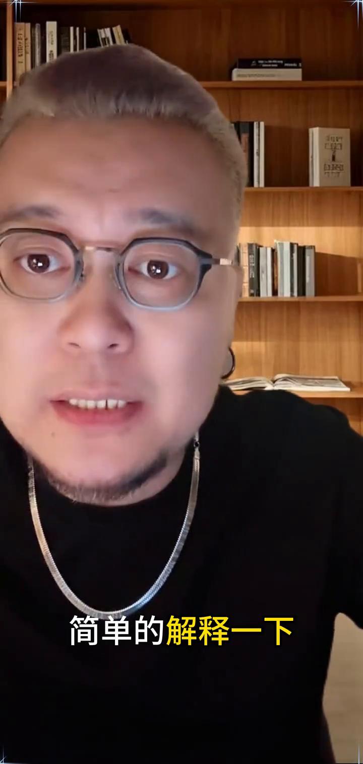 封杀孙颖莎才是正经。三十岁的小伙子，我想跟你简单的解释一下。首先孙颖莎现在不夸