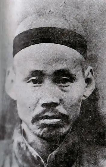 1920年代的鸡公山，山上遍布洋人修建的别墅，英国、美国、法国、俄国风格鳞次