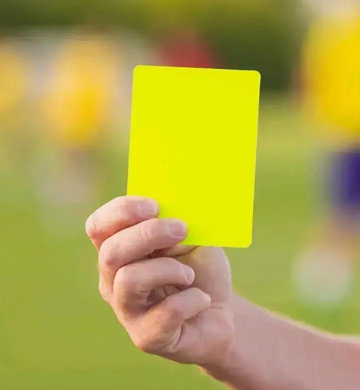 那场排超比赛看了吗？鲁津大战，场边比场上还热闹。天津队陈教练和山东队孙队长