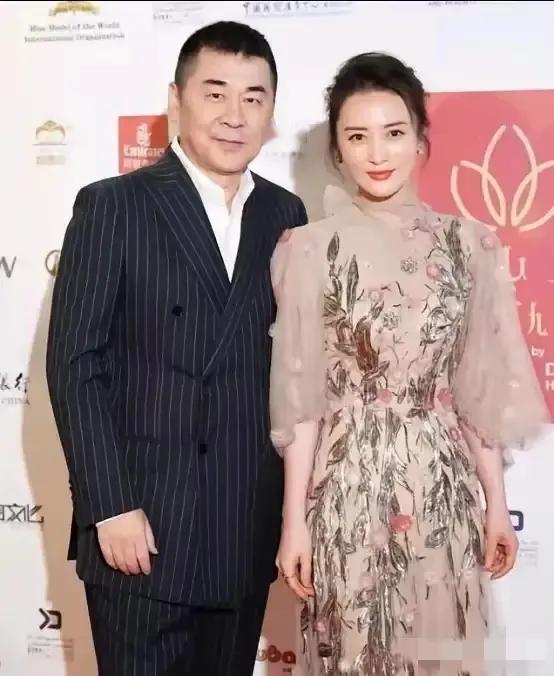 当年拍《乔家大院》时，陈建斌与蒋勤勤有一场吻戏，陈建斌问：“我们是真吻，还是假吻