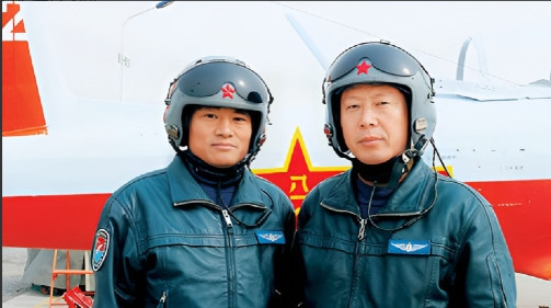 2011年3月，江苏徐州农民王道才正在田中劳作。突然，一阵巨大的轰鸣声由远及近向