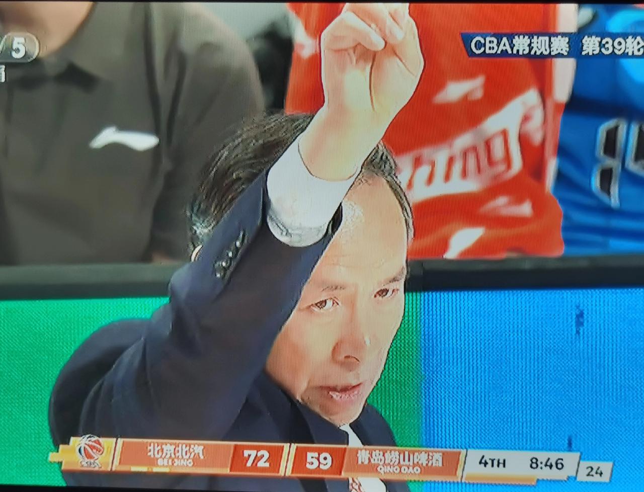 北京队许利民指导展望与上海队的半决赛充满信心。他说，目前的北京队可以说夺冠阵容