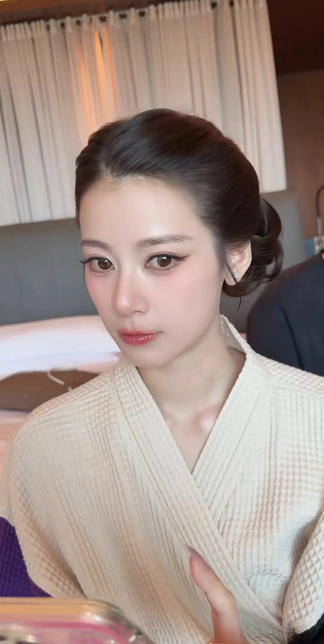 我怎么在赵昭仪脸上看到了白鹿的影子，金鹤龙化妆都是一种模板啊