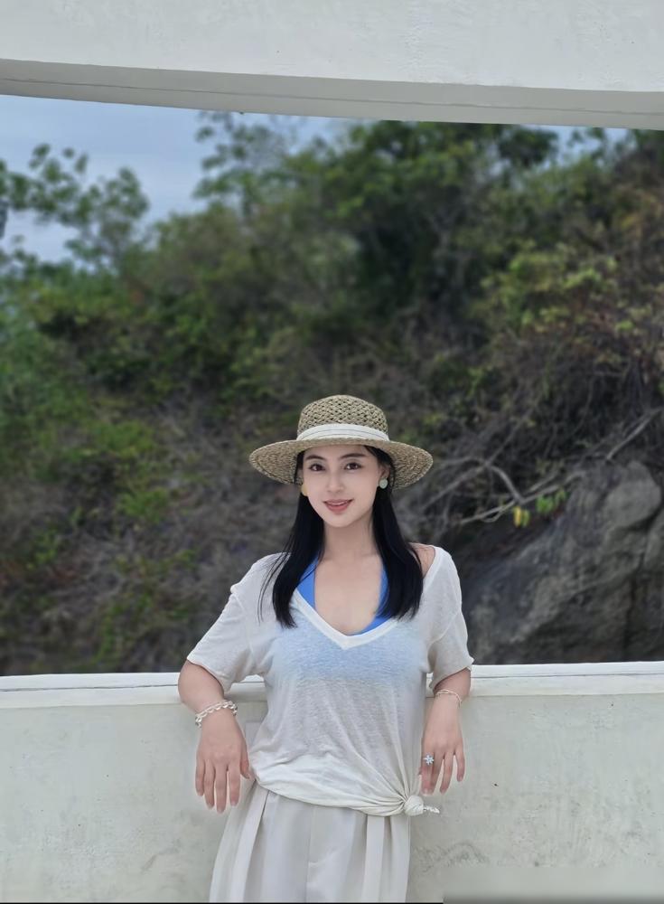 米脂公主素颜丑哭？这纯属扯淡！全网扒烂了发现，根本就不是你想的那样。你真以