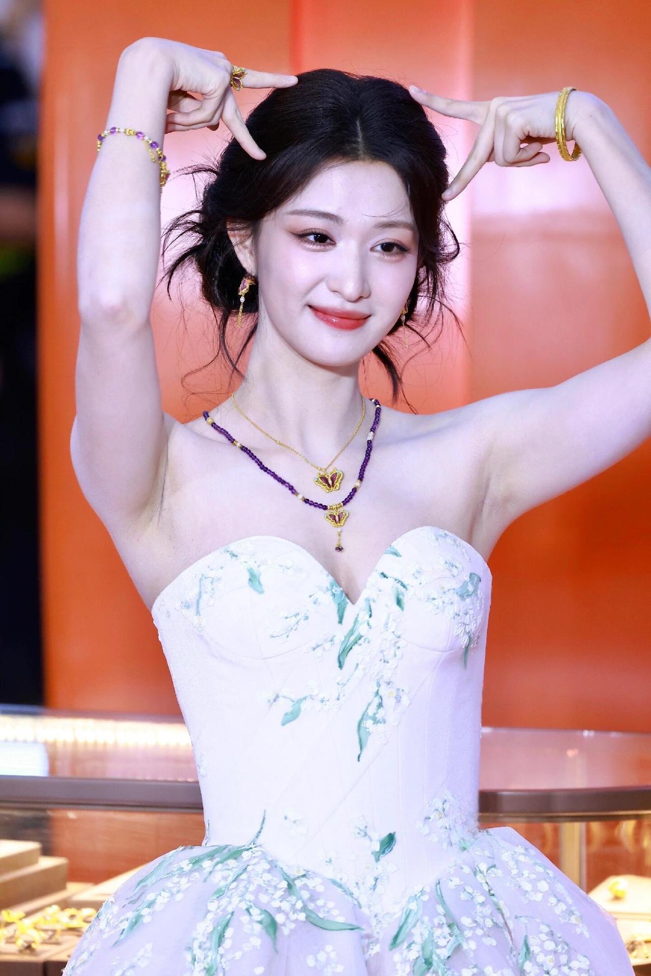 王楚然，好红润的一张脸！王楚然仙女出圈女神惊艳