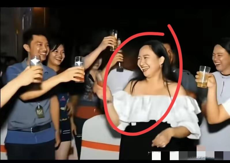 29岁“女魔头”落网记96年生的明珍珍，29岁活成了“恶的标本”。专骗同胞