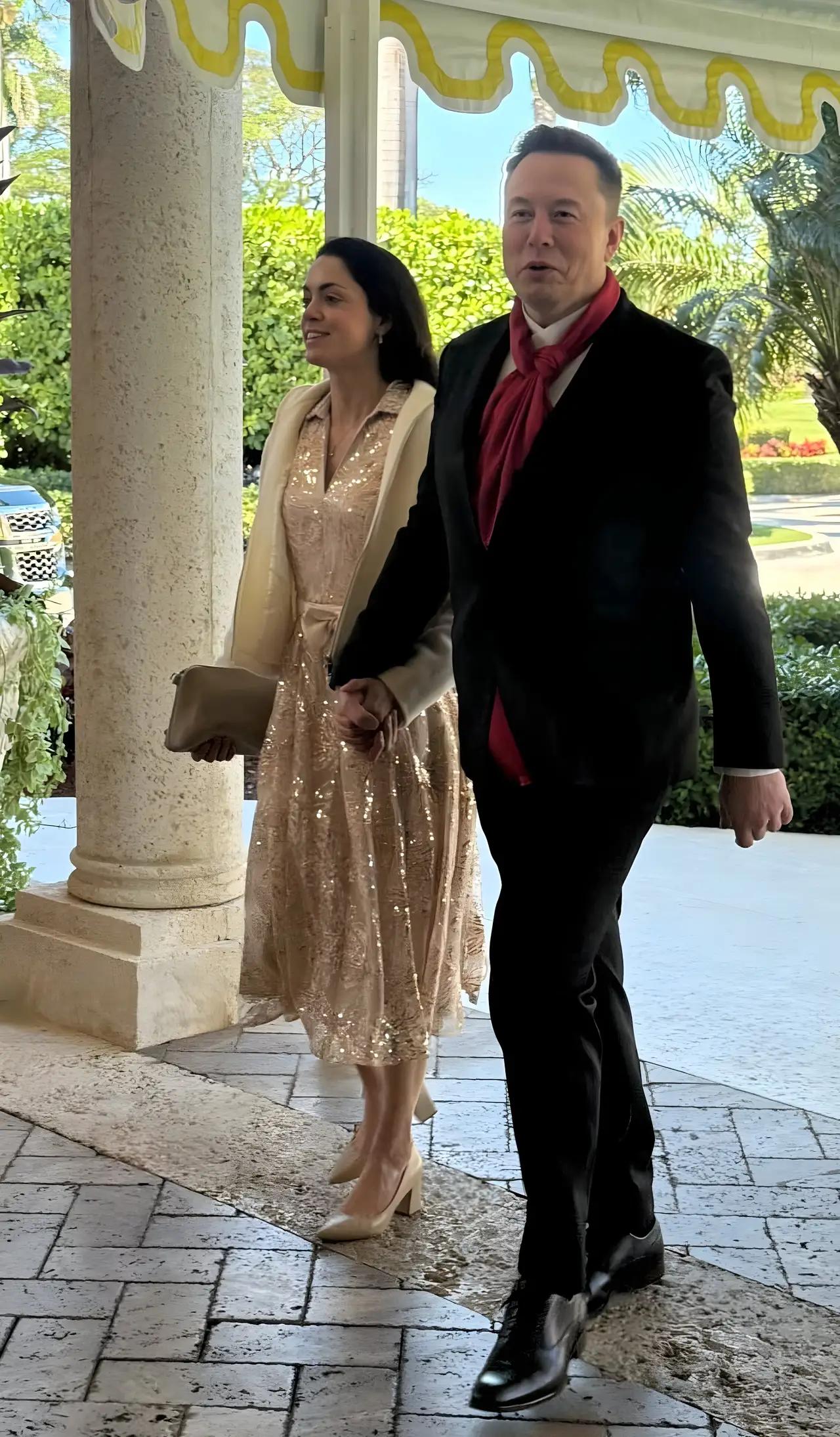 马斯克官宣事实伴侣希冯·齐里斯(ShivonZilis)了。两人在2026年