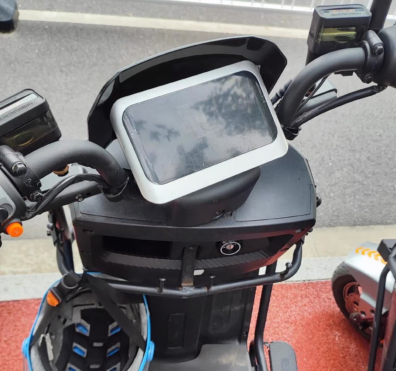 72伏22安的电动车，功率2500瓦，一般骑行速度大概35到45公里每小时，也不
