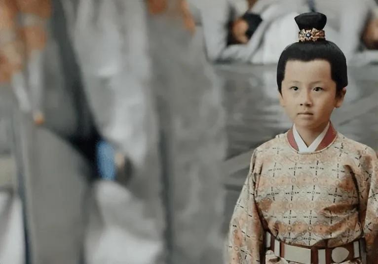 今日话题：朱雄英死后，身为嫡长子的朱允熥为何没当太孙？？？网友甲：常氏生朱允