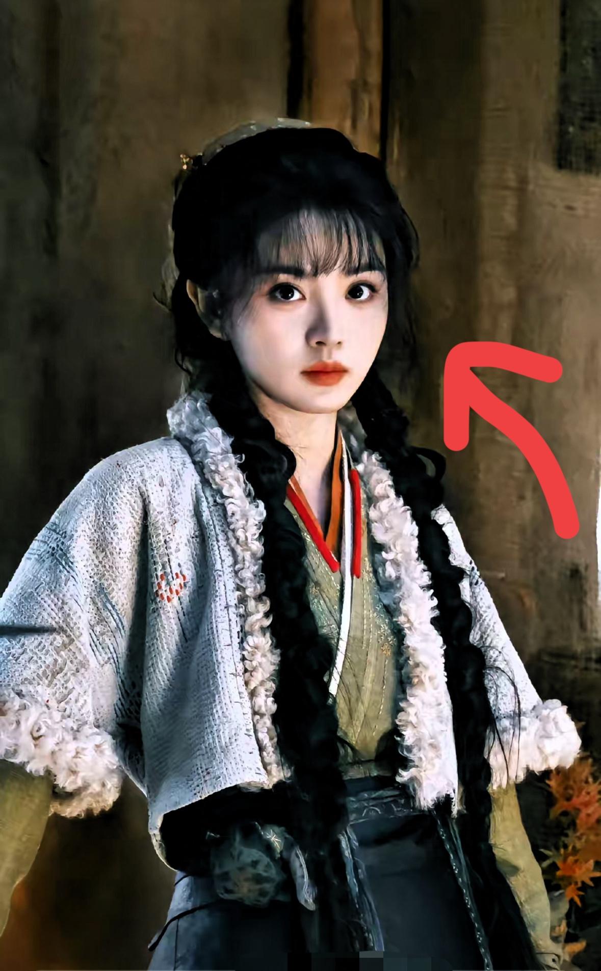 好奇查了下田曦薇的出身不查不知道，一查吓一跳，田曦薇根本不是什么资源咖，就是