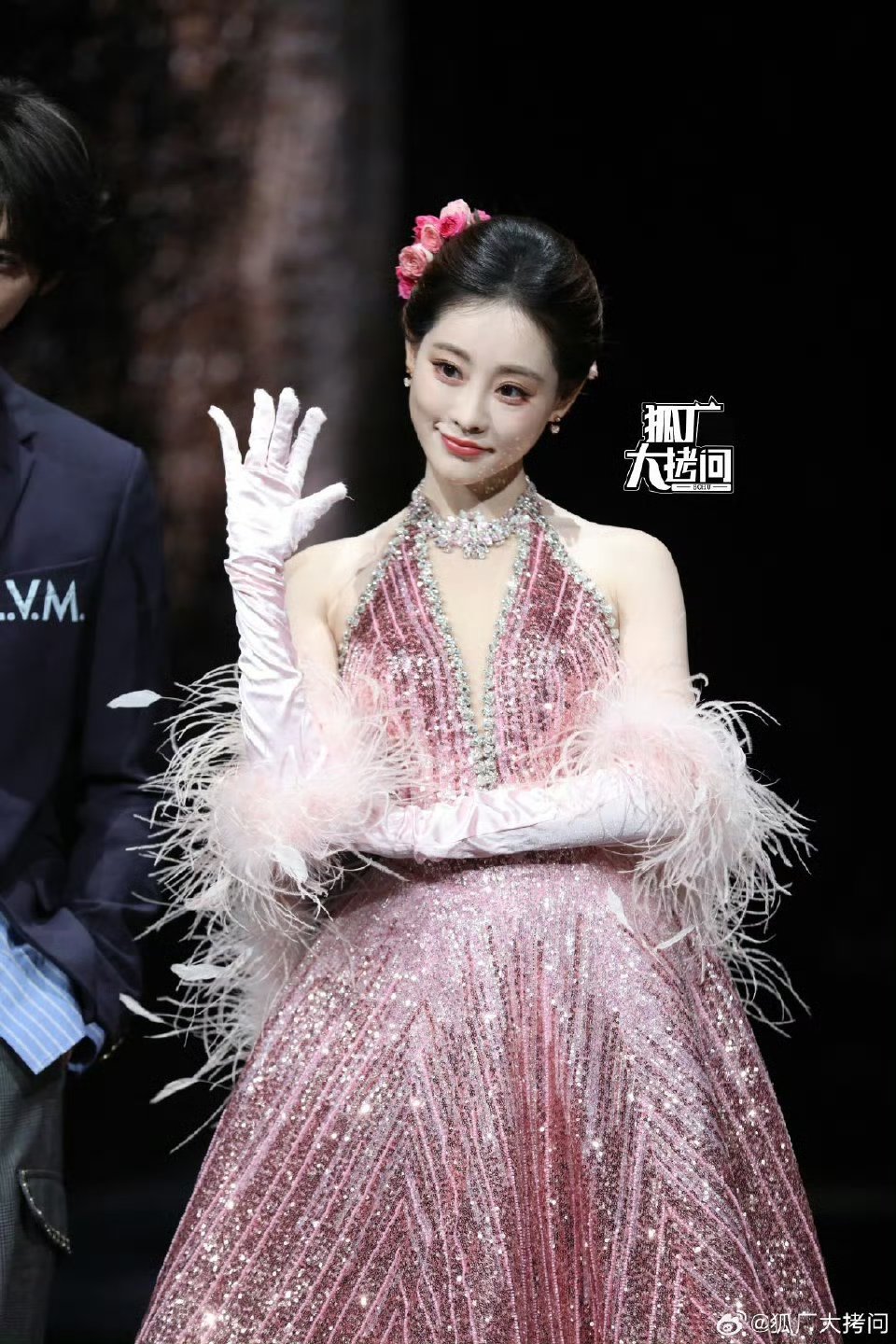 祝绪丹把大V缝成了小V管他大v还是小V，祝绪丹穿出来就是很美！