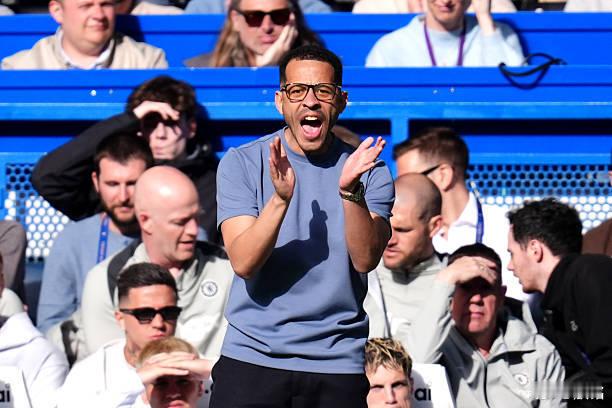 切尔西0比3曼城切尔西下轮联赛还是主场，但对手是曼联，不可捉摸。本轮曼联是最后