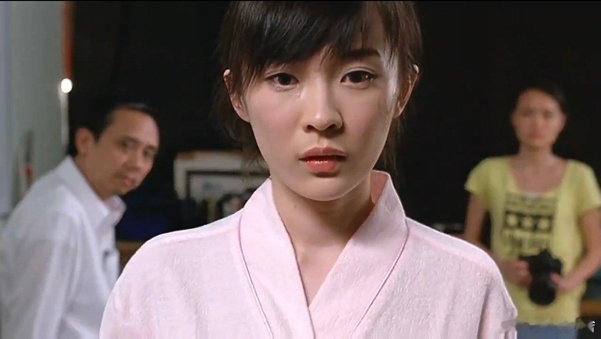 2006年上映的香港喜剧剧情片，主演刘青云、霍思燕、郑伊健、梁家辉等，讲述内地女孩吴晓菲在香港演艺圈