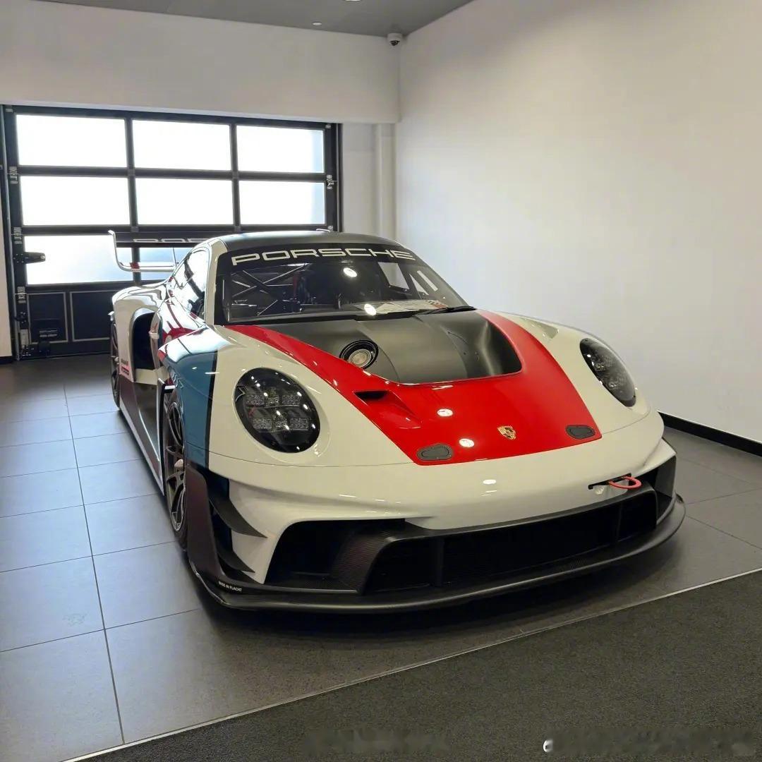 Porsche911GT3Rrennsport，三拼色，大尾翼，要素齐了