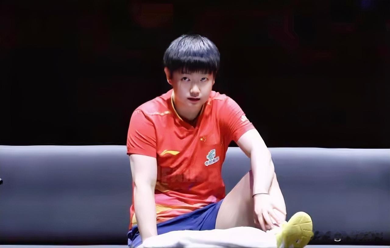 WTT官方宣布：孙颖莎退出多哈冠军赛、杜凯琹递补参赛孙颖莎是因脚踝受伤退出