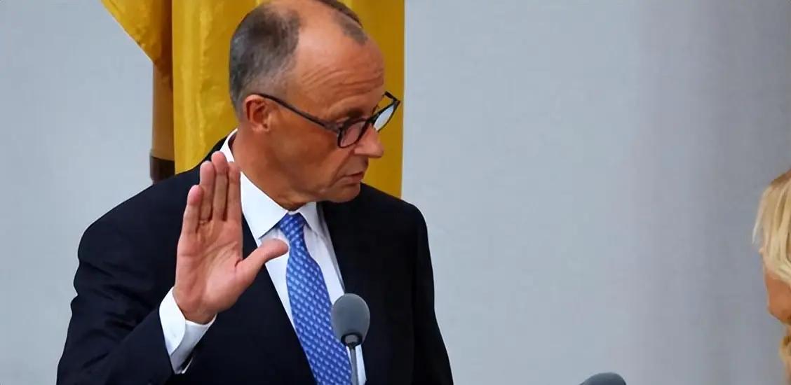 德国国会风波：莫茨关于乌克兰与欧盟前景引发争议围绕德国总理莫茨在国会的一次发言