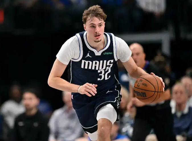 弗拉格应不应该把防守端体能用在进攻上，目前情况就是，你场均2盖帽2抢断都只会被人