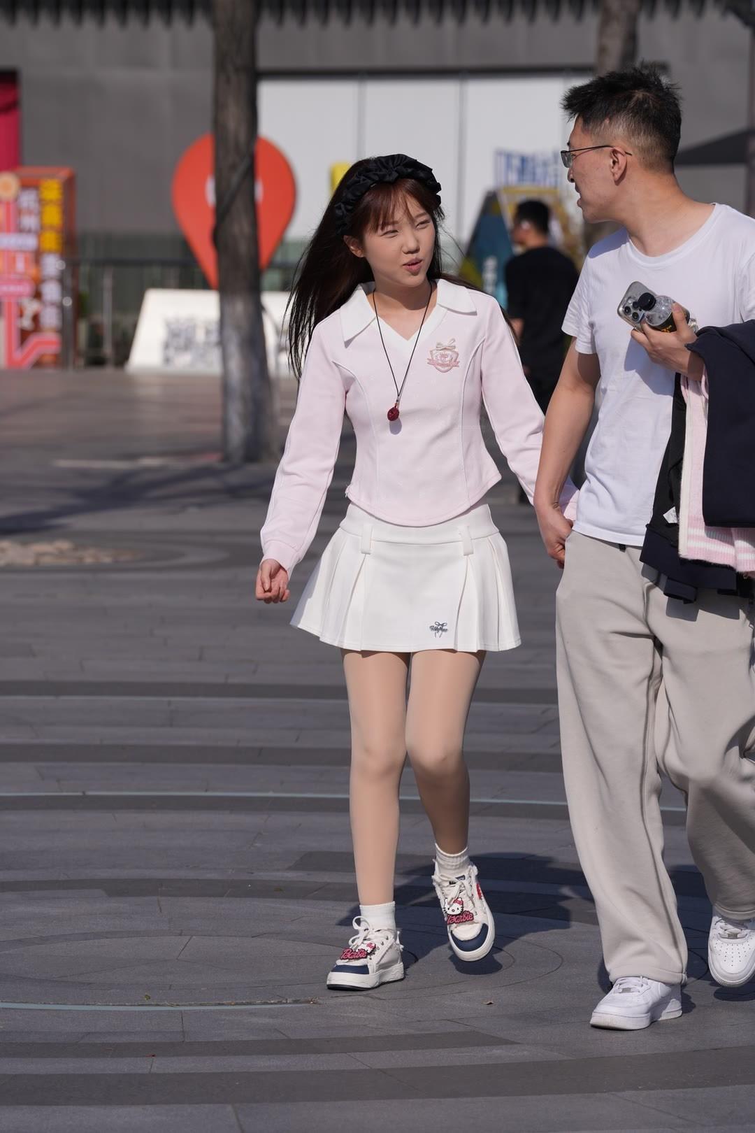 恋爱中的小美女