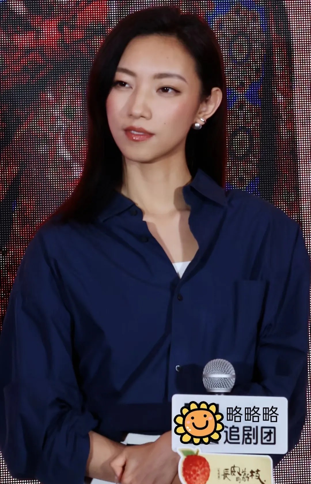 那尔那茜的瓜现在满天飞了，有人说那尔那茜的妈妈是张丽华，也有人说她妈妈是敖登高娃