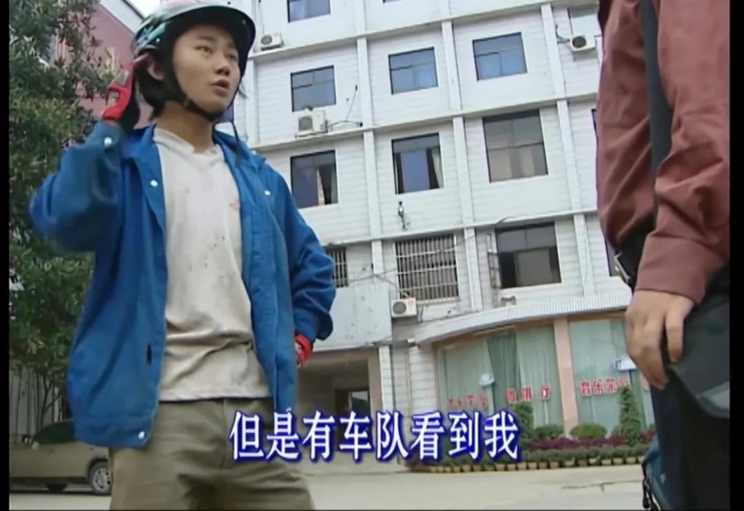 你不知道的张雪，真的太励志了！1、张雪第一次骑摩托车是在14年，当年读初三，