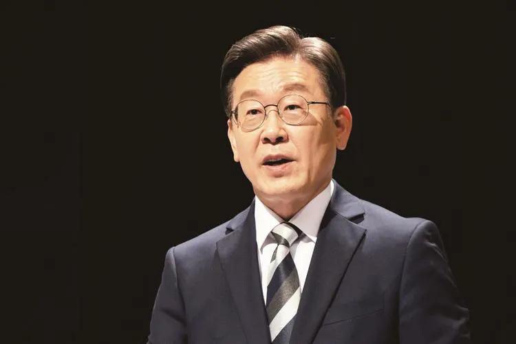 随着九三大阅兵的临近。我们给不少国家都发了邀请函。韩国也不例外。但是参加阅