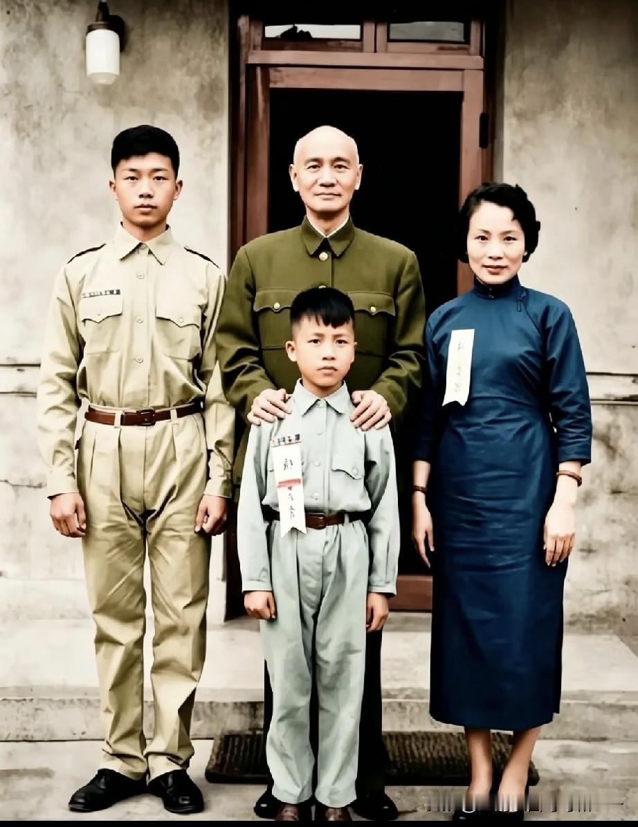 军统一哥的独子被处决后，校长居然派特工把他的媳妇和孙子带回台湾？戴笠死后，毛