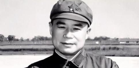 1955年，许世友担任南京军区司令员，茅台酒由警卫员帮忙采购。1年后，他到贵州考